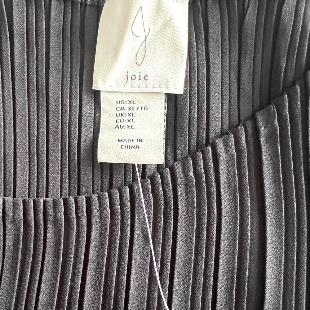 NWOT Joie Pleated Black Sleeveless Shell Blouse, XL - Picture 5 of 5